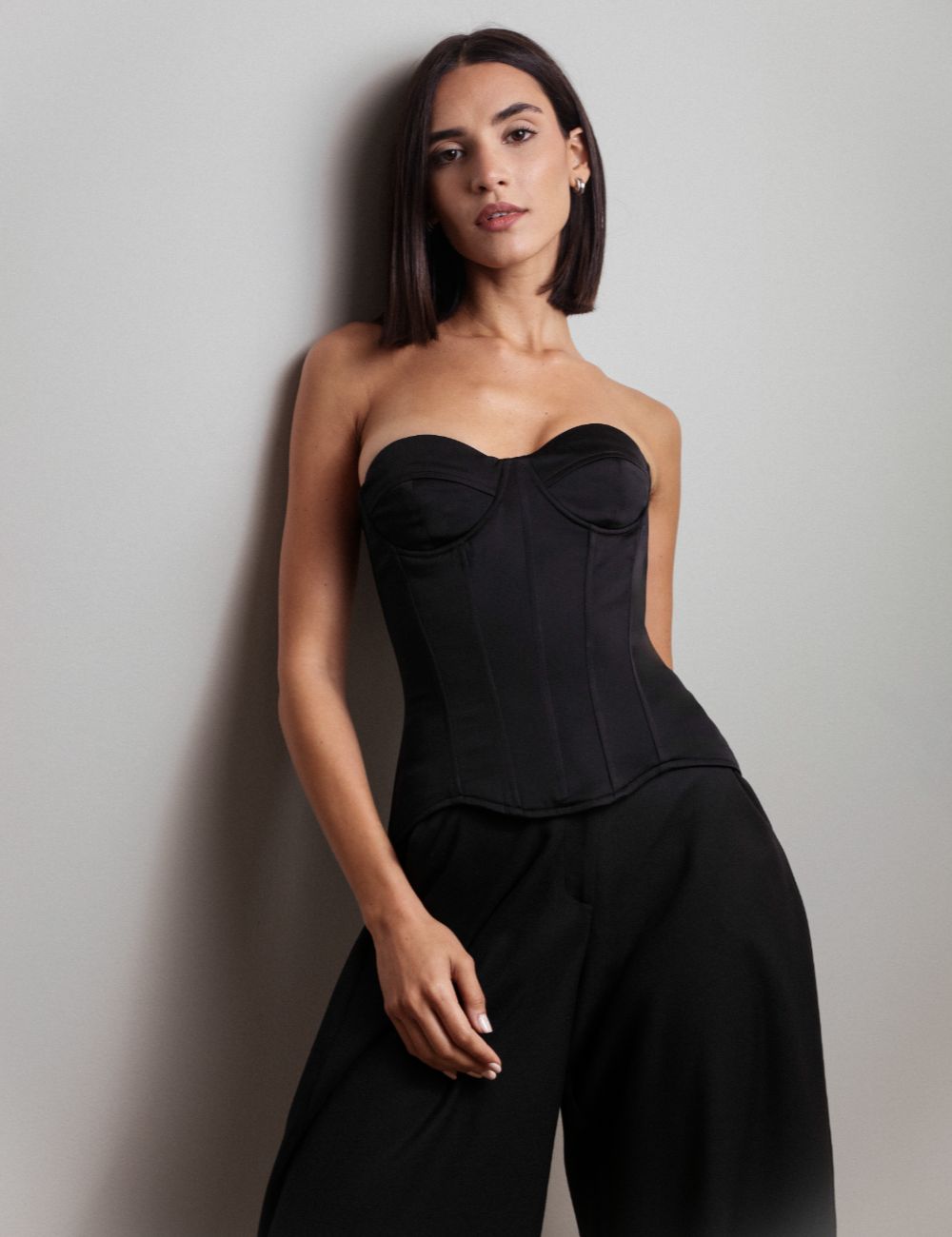 מחוך אדריכלי מפוסל מסאטן AURELIA™ 